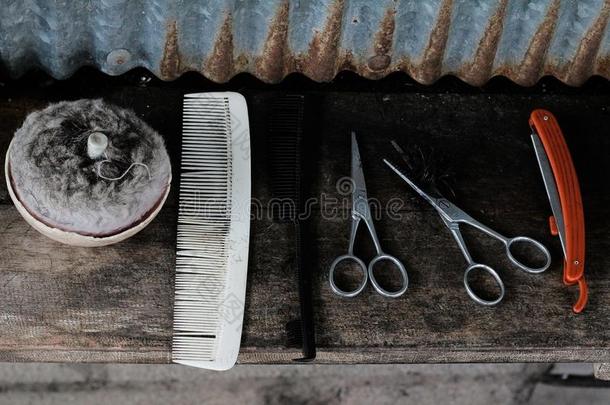 老的器具典型的理发理发师