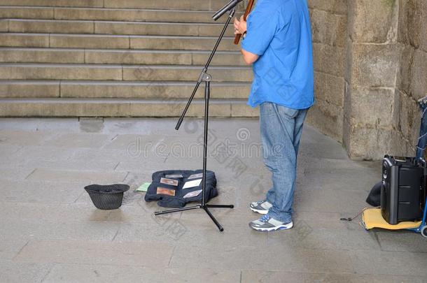 大街音乐家和一风仪器