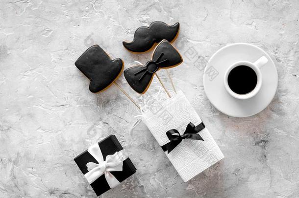 生日赠品为人.有包装的盒,甜饼干采用形状关于黑的全音阶的第7音