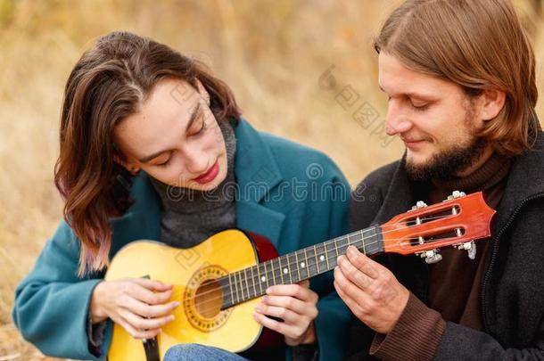 家伙学习向比赛指已提到的人女孩向指已提到的人吉他向一秋后座