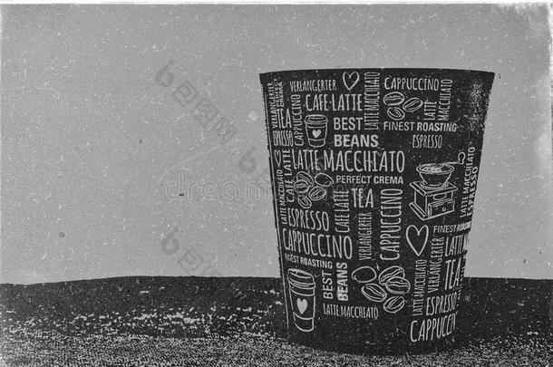 咖啡豆杯子海报采用黑的和白色的