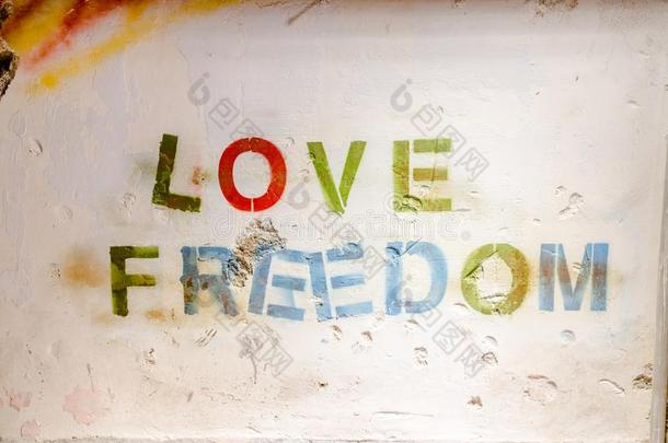 爱自由