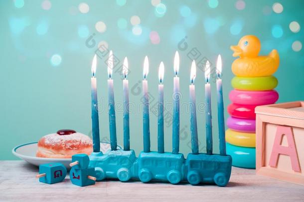 犹太人的假日光明<strong>节</strong>为小孩和玩具