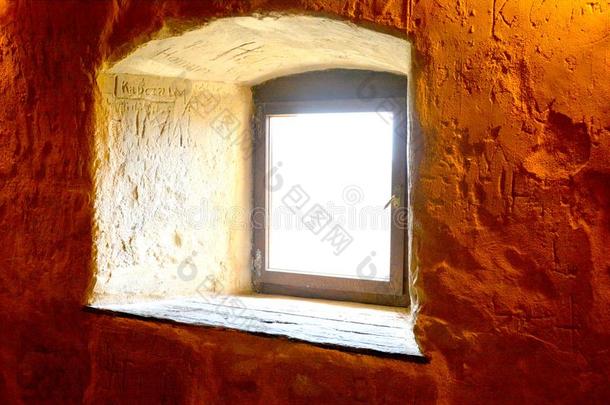 窗.中古的堡垒采用鲁佩亚-条花织品之一种-老的遗迹.反式