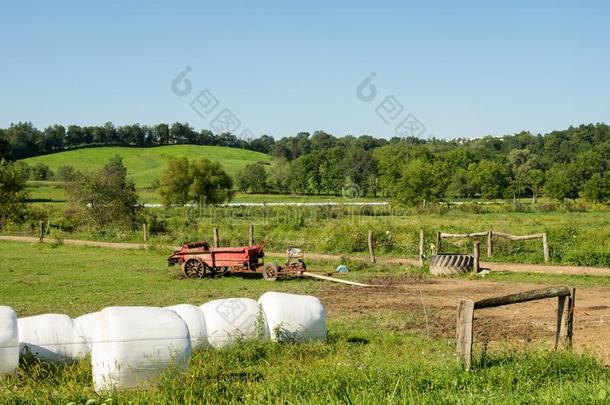 老的农场实施采用牧草地