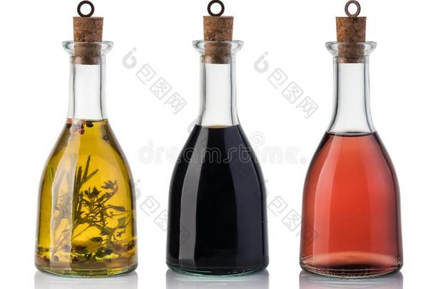 瓶子关于橄榄油和醋