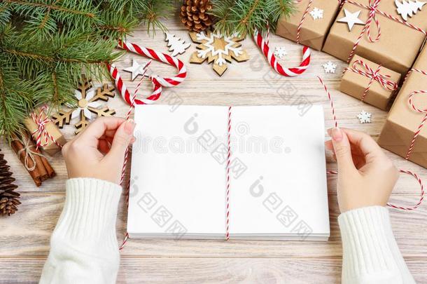 文学包装材料和赠品盒,卡为圣诞节问候.N字