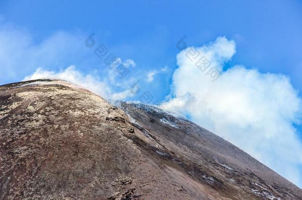 登上酒精灯煮水器喷发和烟