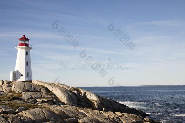 佩吉小海湾灯塔,新星凹形边饰,加拿大一起多岩石的岸