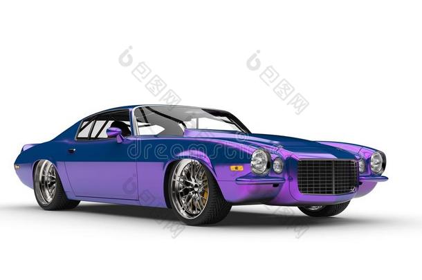 闪闪发光金属的紫色的美国人酿酒的汽车