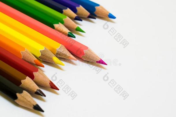 <strong>一签</strong>关于颜色铅笔向白色的背景