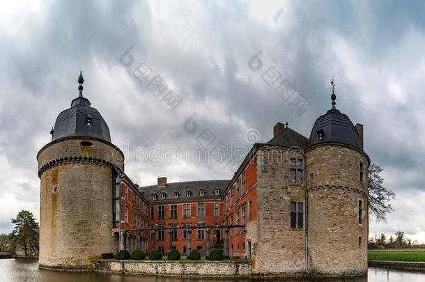 拉沃-圣特-圣安妮城堡全景的看法,比利时.