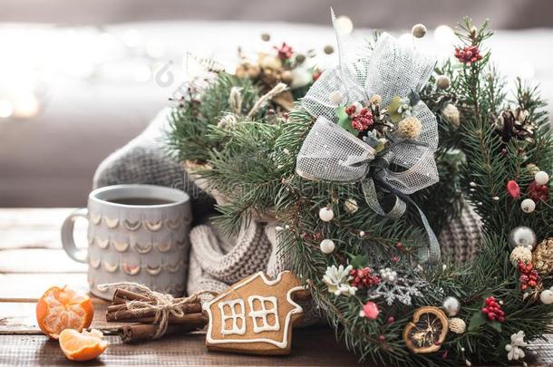 圣诞节仍生活关于树和装饰,节日的花环向