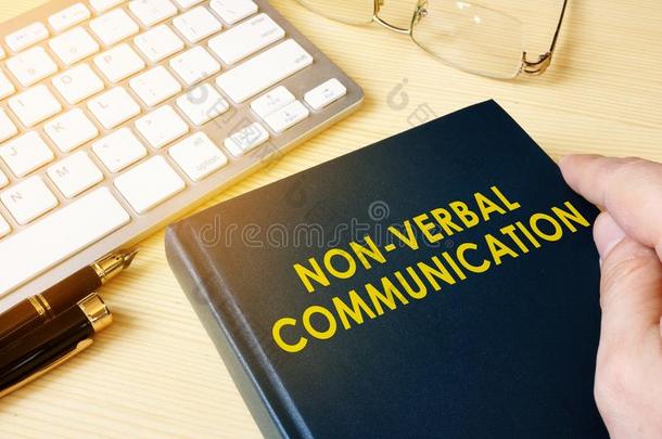 书关于non词语的通讯非语言通信非-词语的通讯.