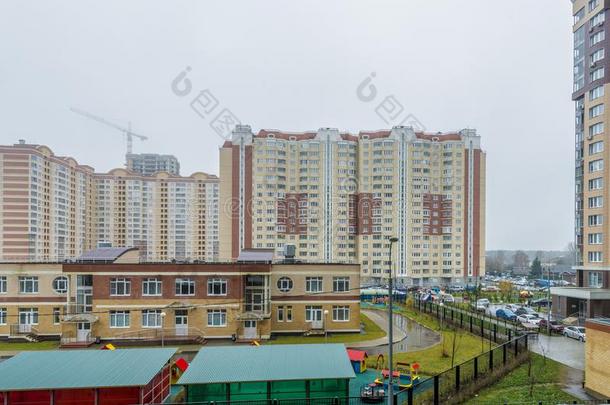 现代的<strong>住宅</strong>的高的-上升<strong>住宅</strong>采用新的地区关于莫斯科