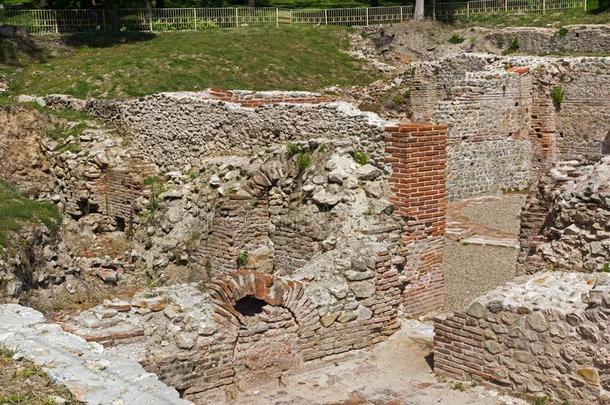 遗骨关于指已提到的人布莱斯采用指已提到的人古代的古罗马的城市关于迪克利安