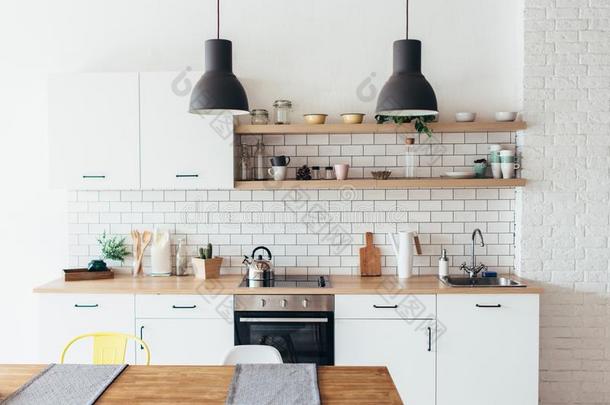 现代的新的光内部关于厨房和白色的家具和diameter直径