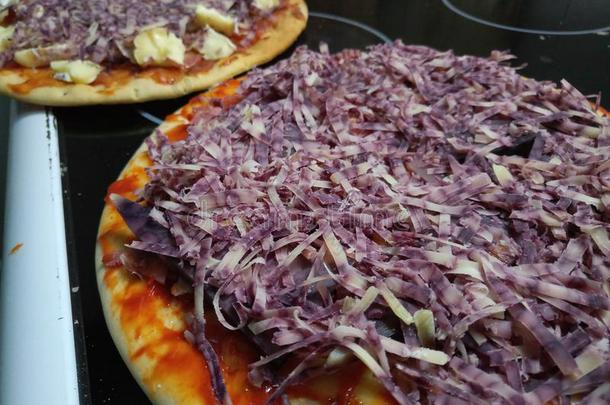 透镜看法未煮过的意大利薄饼和mark深紫色胎<strong>痣</strong>德比奶酪和