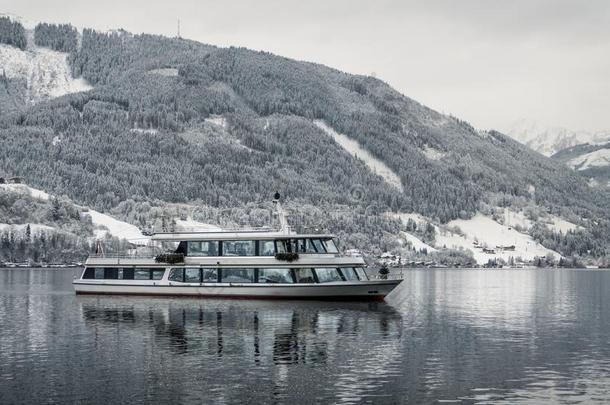 旅行者巡游采用奥地利zero-lengtl一unching<strong>零距离</strong>发射调频看见向冷冻的湖和雪一