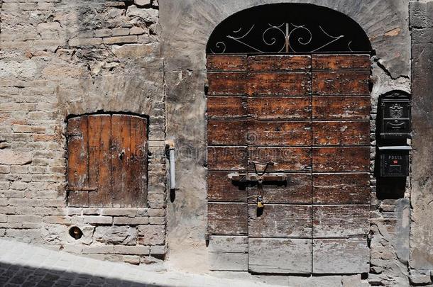 <strong>古代</strong>的门采用老的城镇关于斯佩洛翁布里亚.