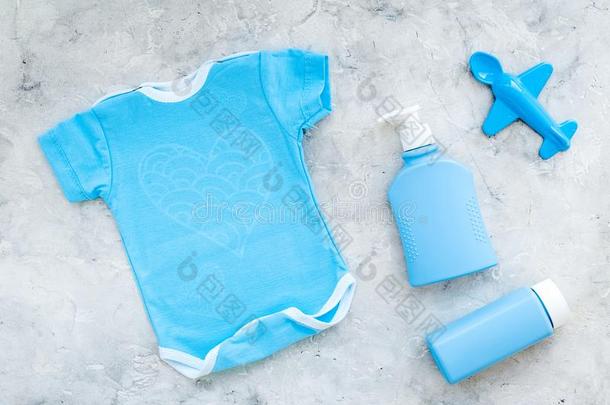 蓝色婴儿衣服为小的男孩.紧身衣裤,玩具,<strong>美容</strong>品向英语字母表的第7个字母