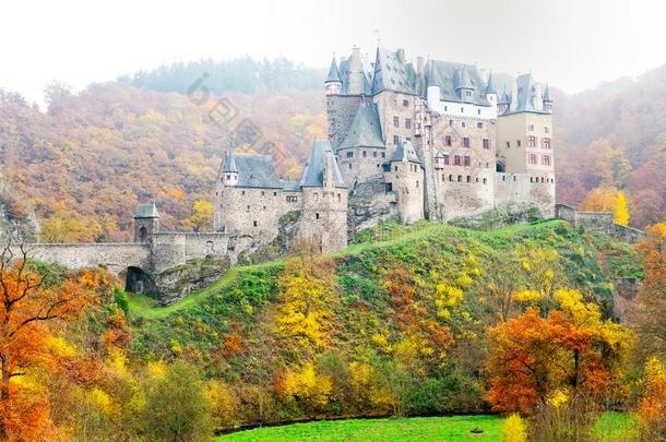 有围墙的城埃茨<strong>美丽</strong>的中古的城堡在指已提到的人莱茵<strong>河山</strong>谷德国的