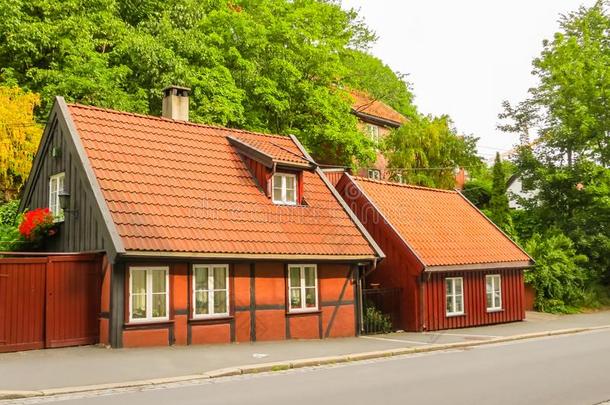 损坏,住宅的地区关于奥斯陆和老的木制的住宅.锐气