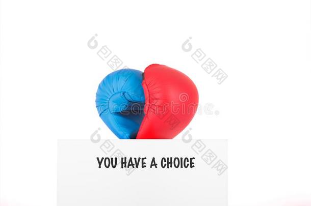 蓝色和红色的拳击手套为战斗的和题词