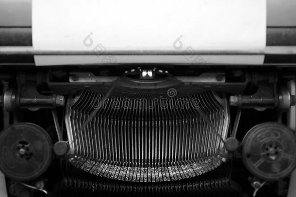 不同的小的金属原理关于一老的打字机