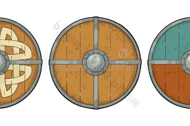 放置木材圆形的盾和海盗古代北欧使用的文字,铁器边.版画