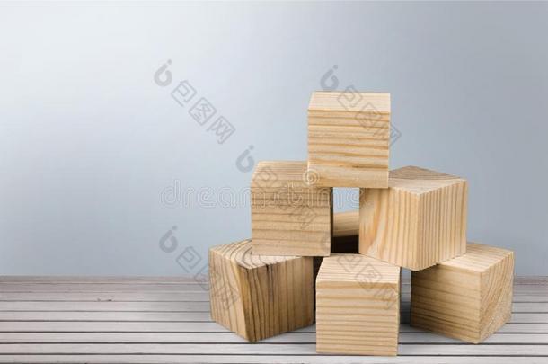 木制的立方形的东<strong>西游</strong>戏关-在上面看法