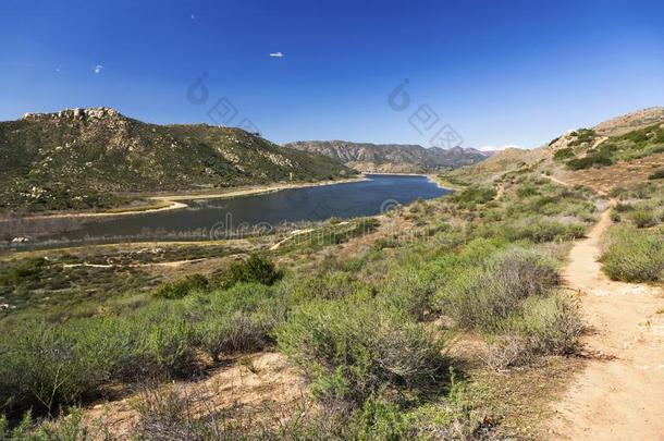 湖霍奇斯风景优美的风景看法sandwic三明治SanDiego县美国加州