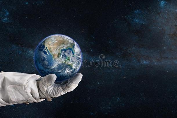 地球采用指已提到的人手关于宇航员.地球一天观念.