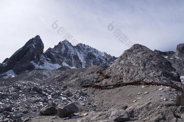 一令人晕倒的看法关于<strong>玉龙雪山</strong>采用丽江<strong>云南云南</strong>英语字母表的第16个字母