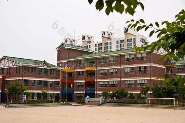 学校建筑物采用南方朝鲜