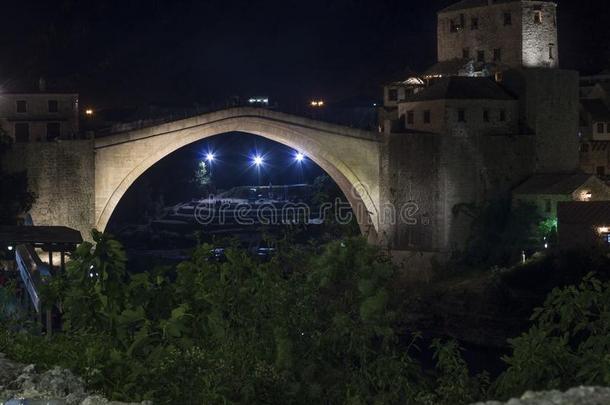 夜看法关于指已提到的人著名的桥关于莫斯塔尔