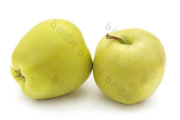 两个大的苹果.
