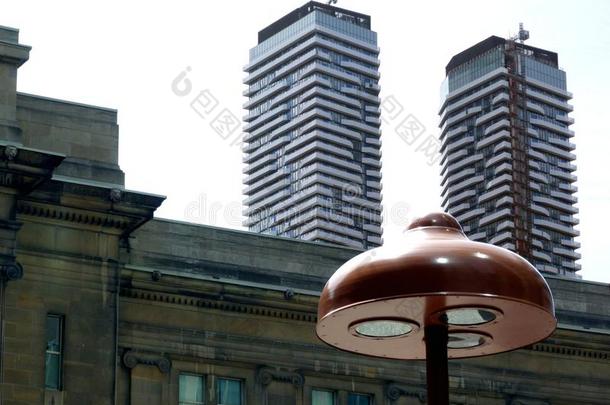 蘑菇街灯和高楼大厦采用多伦多