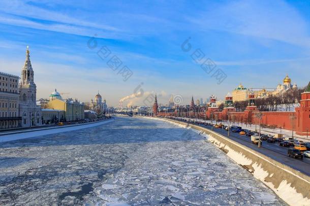 冷冻的莫斯科河向指已提到的人背景关于克莱夫斯卡娅路堤