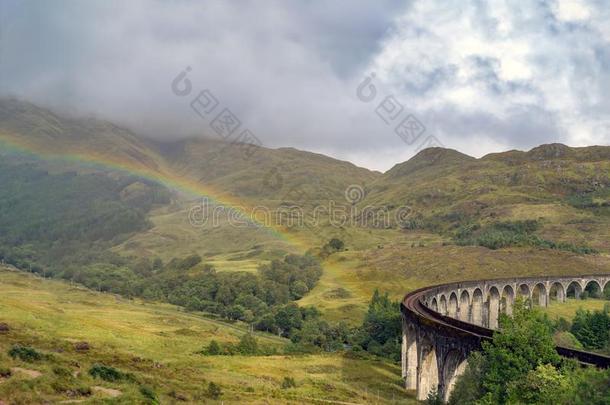 著名的格伦芬南铁路高架桥采用苏格兰和一r一采用bow