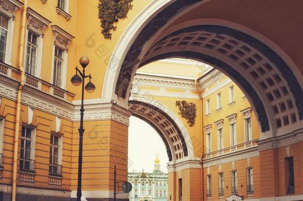 圣-彼得斯堡历史建筑物建筑学城市一天旅行