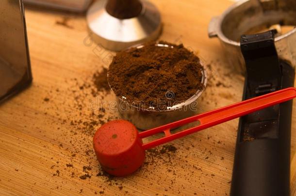咖啡豆窜改和咖啡豆采用滤波器篮和滤波器支持物向
