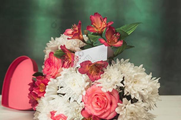爱背景和粉红色的玫瑰,花,赠品向表