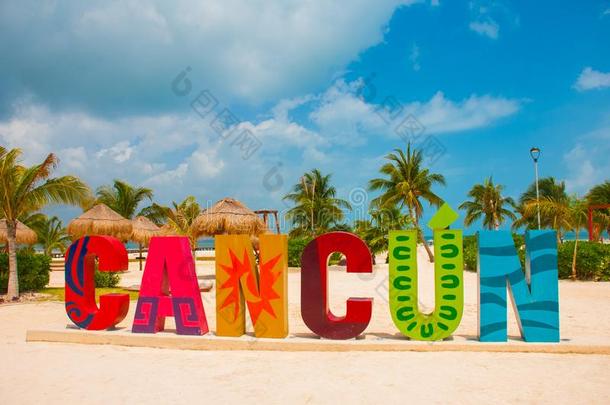墨西哥的旅游城市坎昆,墨西哥,题词采用前面关于指已提到的人沙漠中的盆地Delf采用es海滩