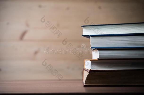 垛关于书向木制的表.Educati向c向cept.