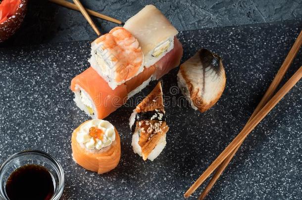 放置关于寿司名册关于新鲜的鱼鲑鱼鲑鳟<strong>鱼虾</strong>