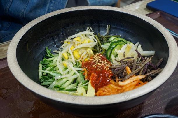 朝鲜人食物-韩式拌饭稻石头碗