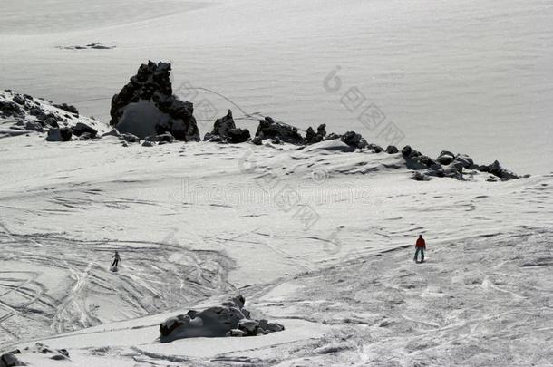 高的山从落下-滑雪道斜坡为全能<strong>滑雪板</strong>和踪迹关于<strong>滑雪板</strong>