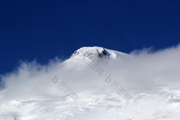 高的山从落下-滑雪道斜坡为全能<strong>滑雪板</strong>和踪迹关于<strong>滑雪板</strong>