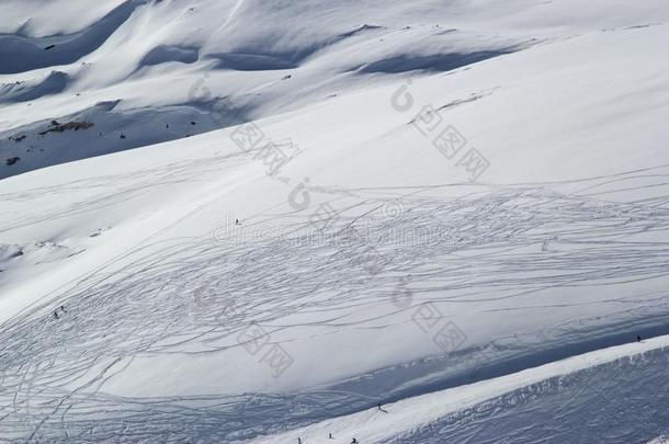 高的山从落下-滑雪道斜坡为全能<strong>滑雪板</strong>和踪迹关于<strong>滑雪板</strong>